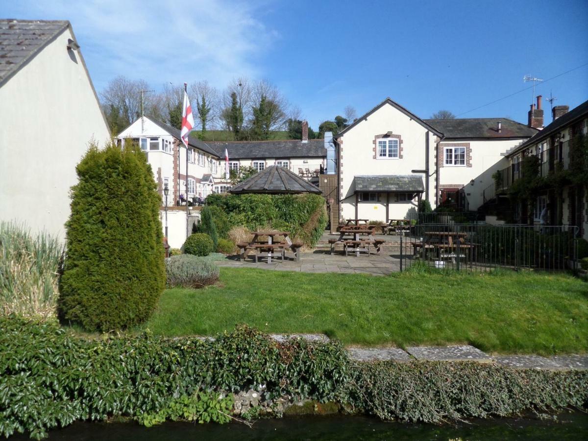 The Poachers Inn Piddletrenthide Exterior photo
